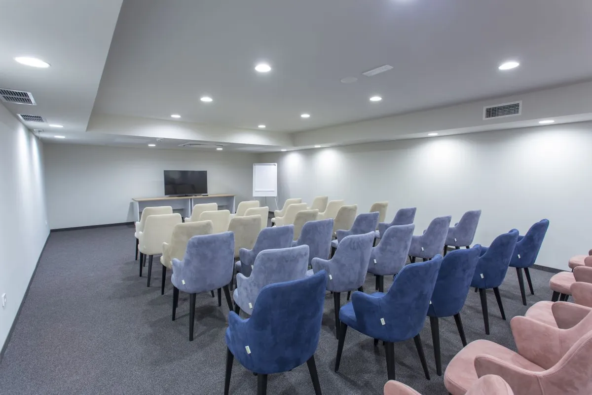 Conference room 2.jpg