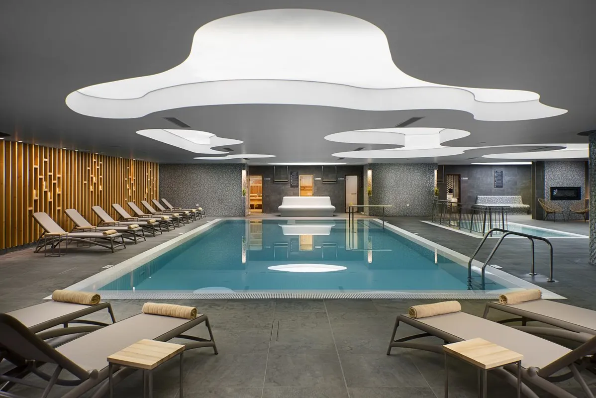 Piscina interioară