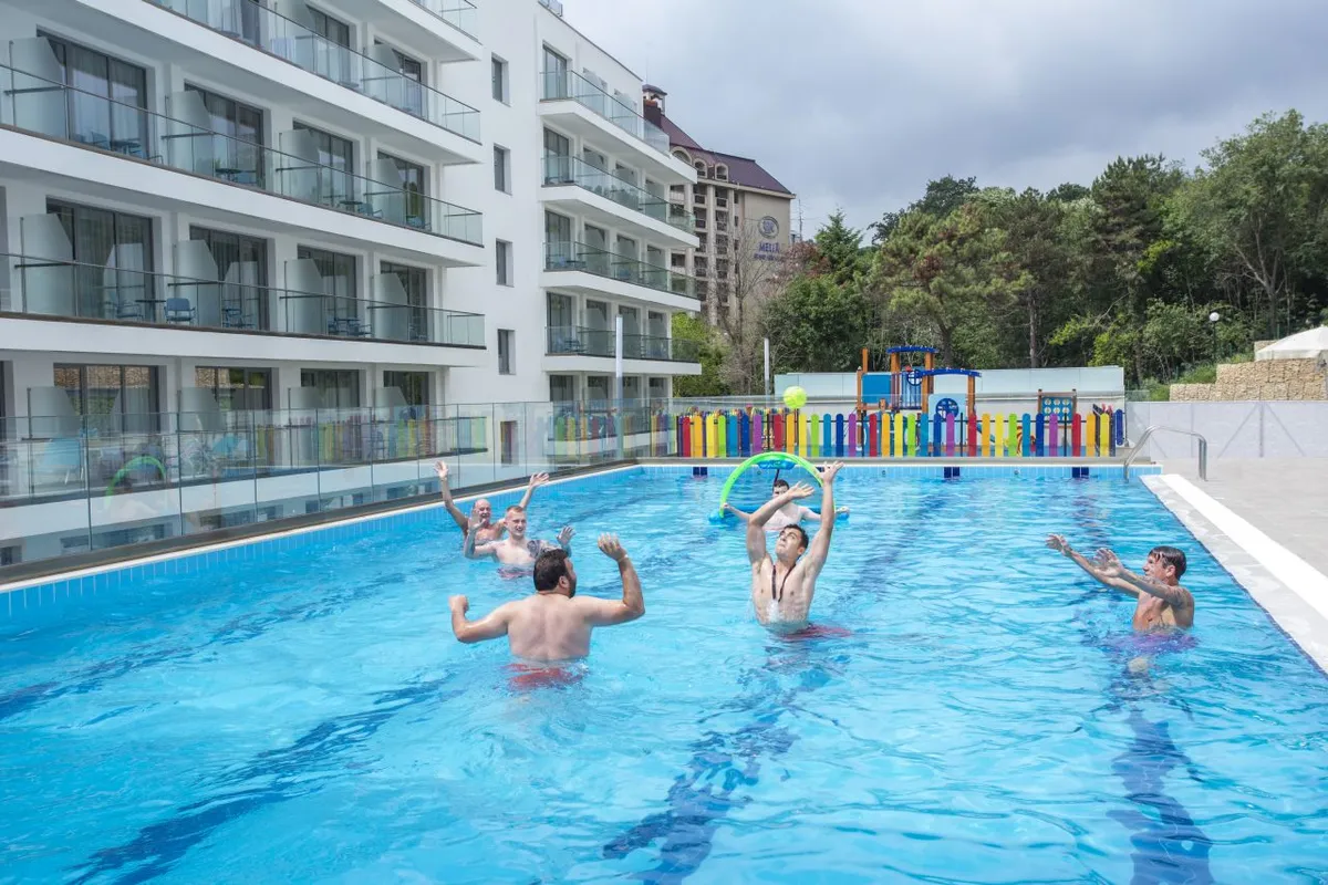Astoria Hotel_Animation_Pool Games.jpg